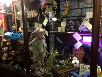 EXHIBITION OF HARRY POTTER COLLECTABLES in museum march 2017 display